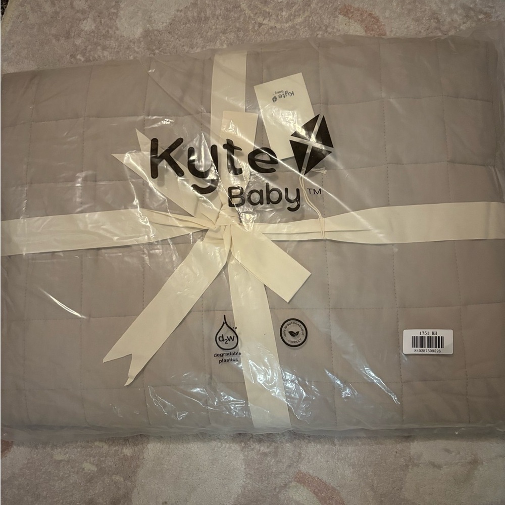 Kyte Baby Khaki Youth size blanket